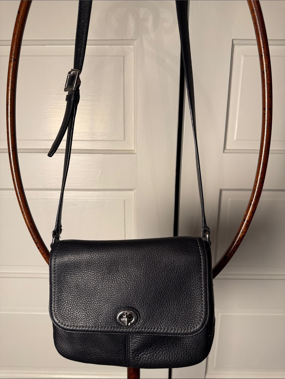 Vintage Coach 2003 Black Pebbled Leather Flap Crossbody Turnlock Bag